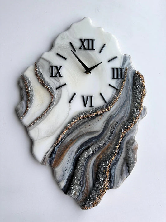 Black and White Resin Wall Clock
